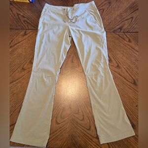 Women's Columbia Omni-Shield Khaki Pants Size 8